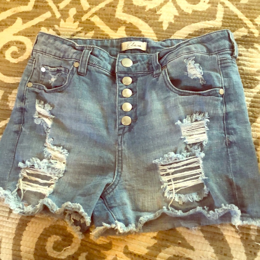 Cut-off vintage inspired shorts with stretch!